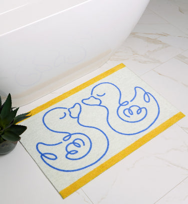 Dip and Drip Kids Bathroom Linear Ducks Washable Non-Slip Bordered Rug 50x75 cm