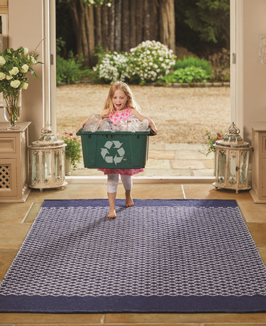 Hug Trellis Navy Indoor Outdoor Washable Wool Textured Rug 160x230 cm