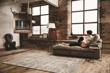 Guru Karma Luxury Silky Grey Hand-Loomed Viscose Textured Rug - Large 160x230 cm (5'3"x7'7")