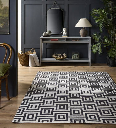 Origins Labyrinth Wool Hand Tufted Rug in Black/White - Small 80x150 cm (2'6"x5')