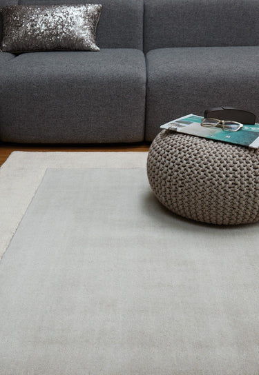 Ascot Modern Plain Hand Woven Wool Viscose Bordered Silver Rug - Medium 120x170 cm (4'x5'6")