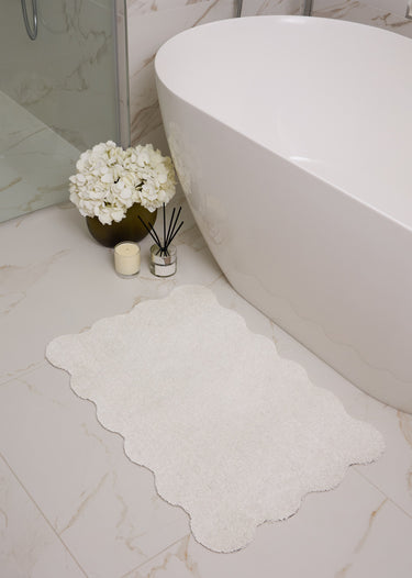 My Mat Soft Washable Bathroom Non Slip Oval, Scallop and Curve Shaped Soft Shag Rug in Pumice Stone - 50 x 80cm Scallop