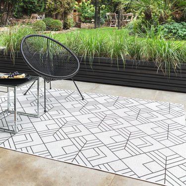 Asiatic London Patio Deco PAT16 Diamond Ivory Black Indoor Outdoor Polypropylene Geometric Flatweave Rug - Medium 120x170 cm (4'x5'6")