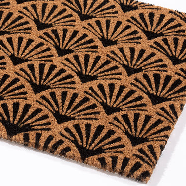 Printed Latex Backed Coir Black Scallop Doormat 45x75 cm