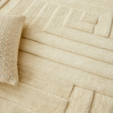 Origin Maze Rug Soft Wool High Quality Modern Linear Geometric Rug in Pristine Cream in 200x290 cm