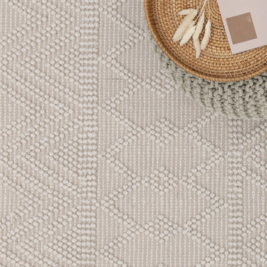Asra Bohomian Hand Woven Wool Fringed Tribal Ivory Rug