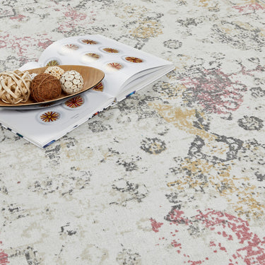 Origins Vogue Traditional Vintage Look Rug in Pink Ochre
