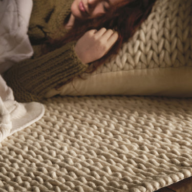 Fusion Luxury Soft Hand Woven Braided Wool Rug in Ivory