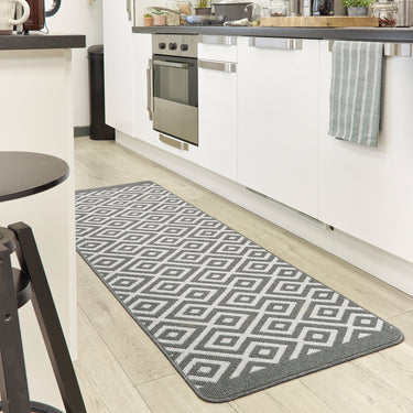 My Stain Resistant Cosy Silver Washable Non-Slip Polypropylene Geometric Doormat