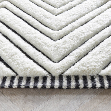 Origins Berber Mono High Quality Soft Hand Made Shaggy Scandi Wool Rug in Ivory Black