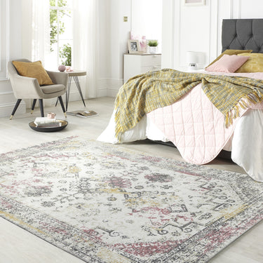 Origins Vogue Traditional Vintage Look Rug in Pink Ochre