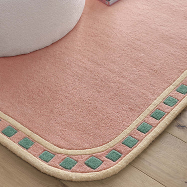 Borderline Hand-Carved Wool Rug with Scalloped Border & Geometric Trim Pink Rug