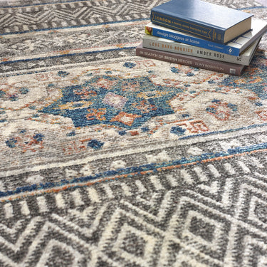 Origins Traditional Vintage Mandala Stripe Rug in Grey