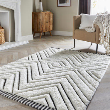 Origins Berber Mono High Quality Soft Hand Made Shaggy Scandi Wool Rug in Ivory Black