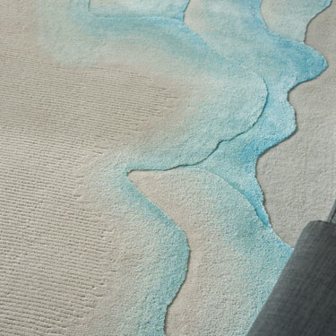 Prismatic PRS22 Hand-Tufted New Zealand Wool and Silk Sea Mist Blue Rug
