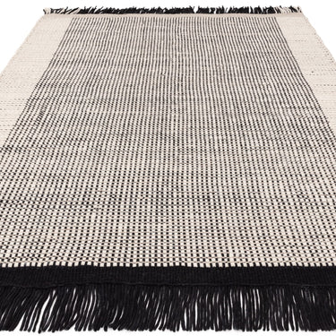 Avalon Modern Fringed Wool Hand Woven Flatweave Plain Rug in Monochrome Black