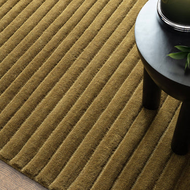 Linie Forest Green Hand-Woven Wool Ribbed Textured Rug - Close Up lifestyle view